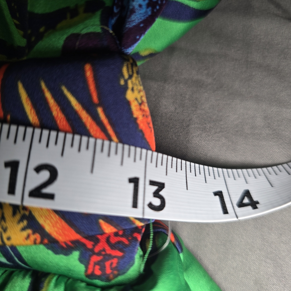 Green Floral V-Neck Dress - Picture 6 of 6